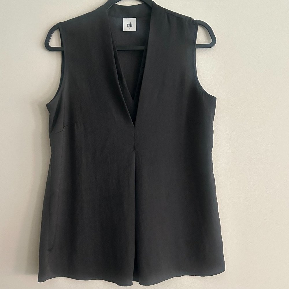 Cabi Charcoal Grey Sleeveless V-Neck Blouse (S)